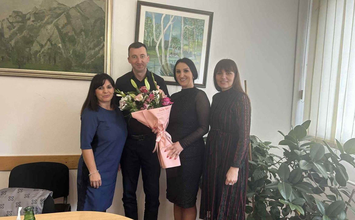 1e44966c-0c67-4cd5-83bc-723f5b978aaa