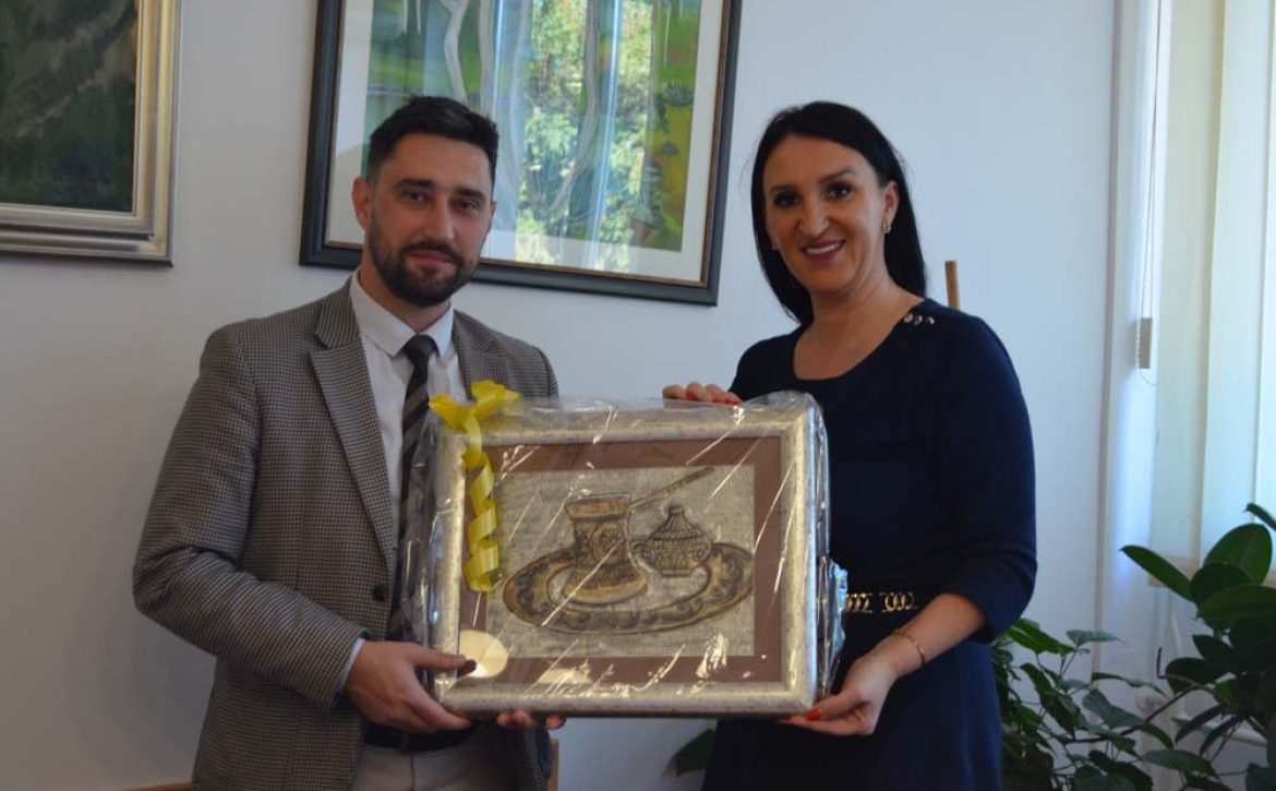 574082230_1316726140240899_2575189779610435195_n